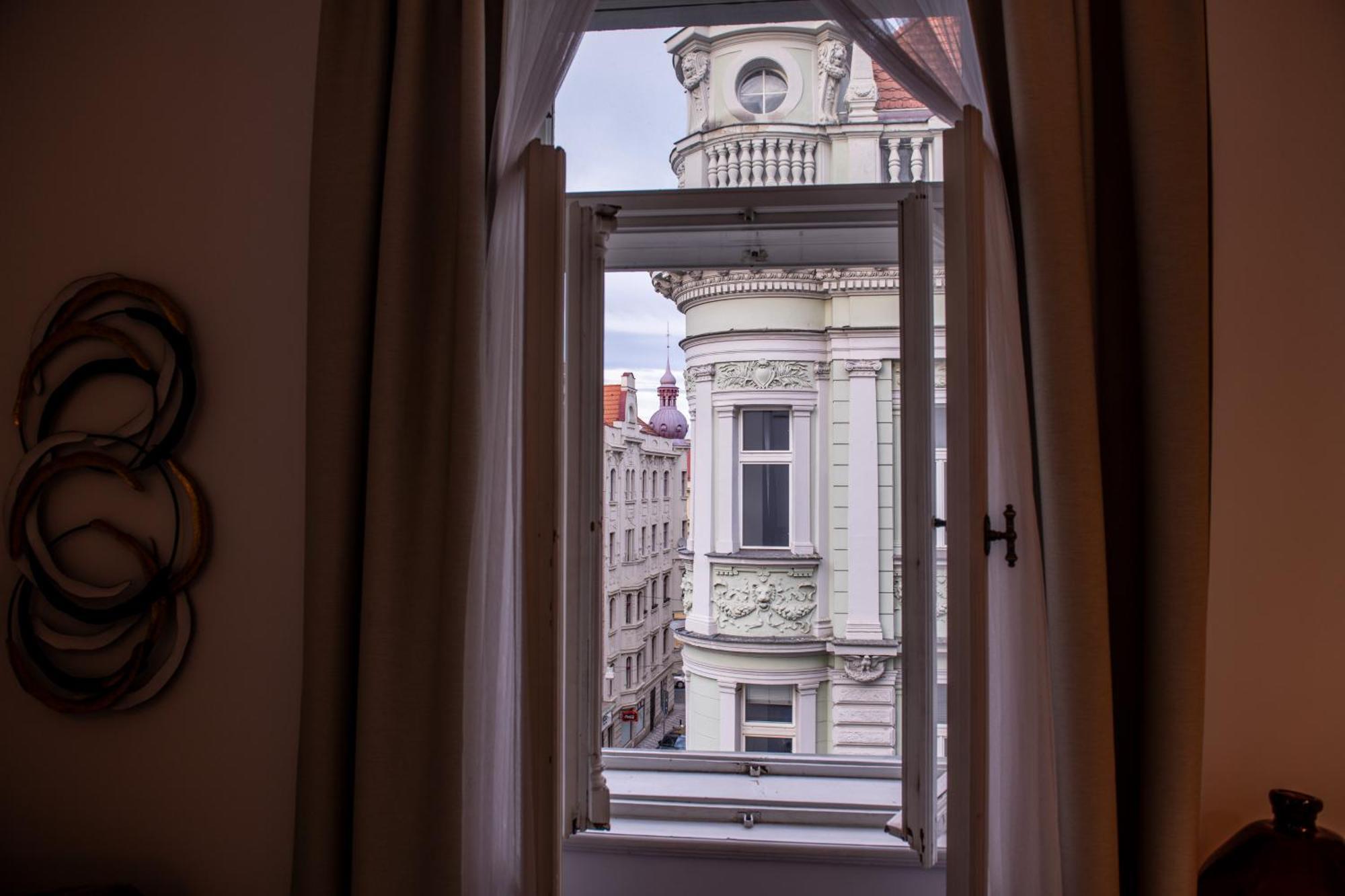 Modern Downtown Apt - Renovated, On Ideal Location Prague Exterior photo