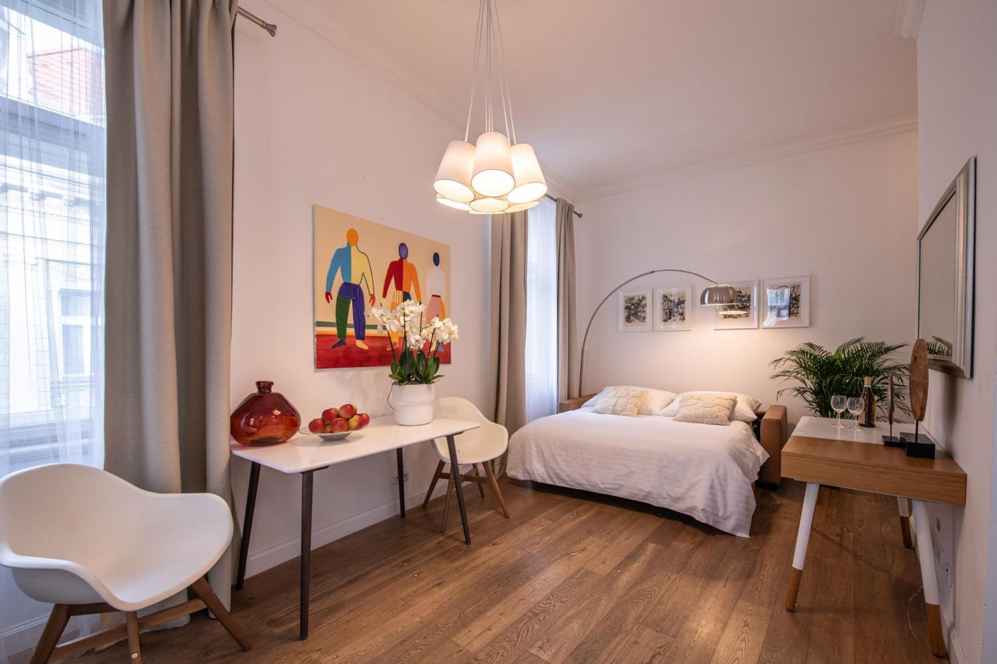 Modern Downtown Apt - Renovated, On Ideal Location Prague Exterior photo