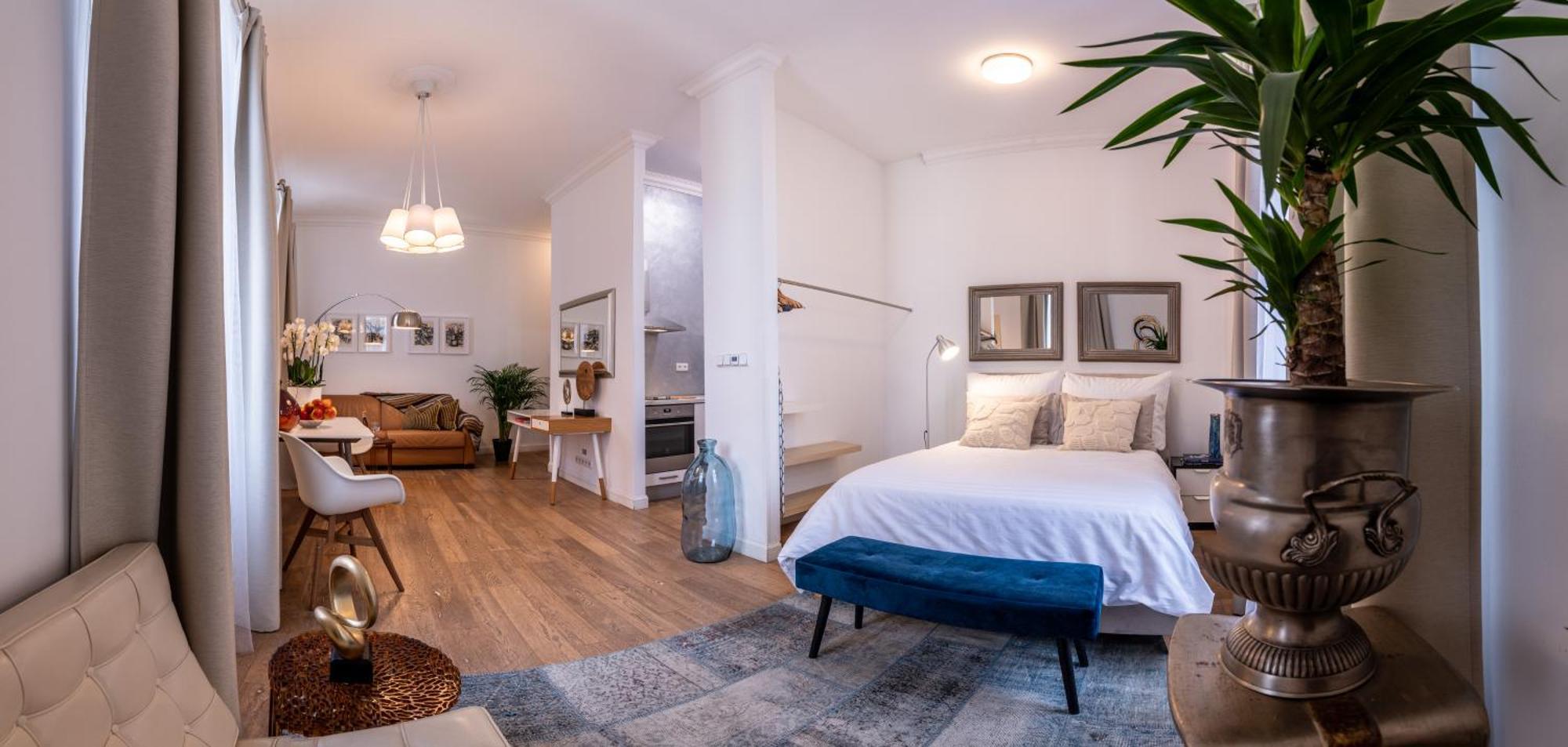 Modern Downtown Apt - Renovated, On Ideal Location Prague Exterior photo